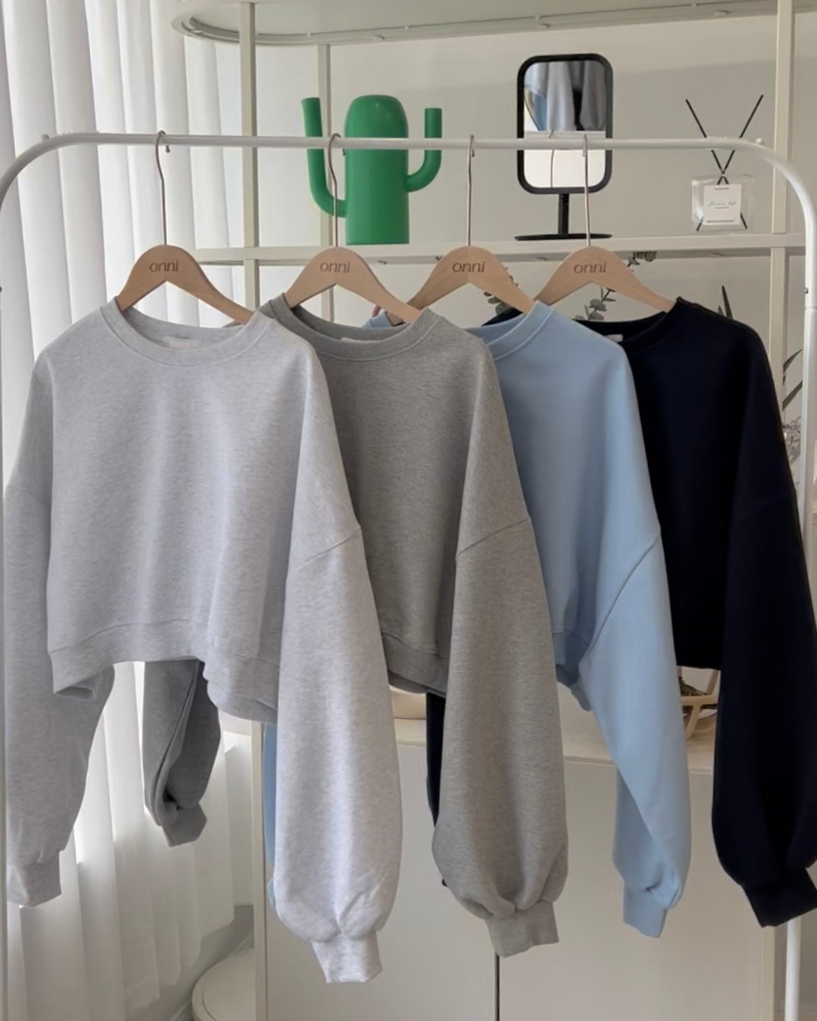 crop sweatshirt